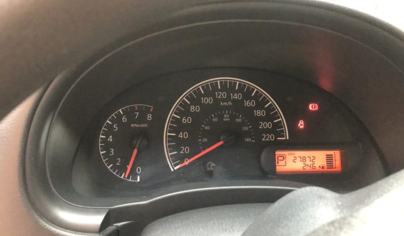 
								Nissan Versa automático modelo 2012 full									