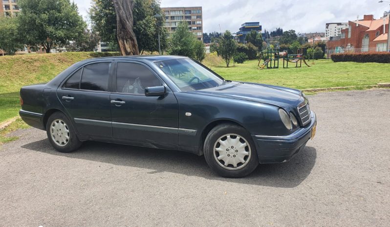 
								Mercedes-Benz Clase E Sedan Usado 270000 Automatica 1999 Gasolina full									
