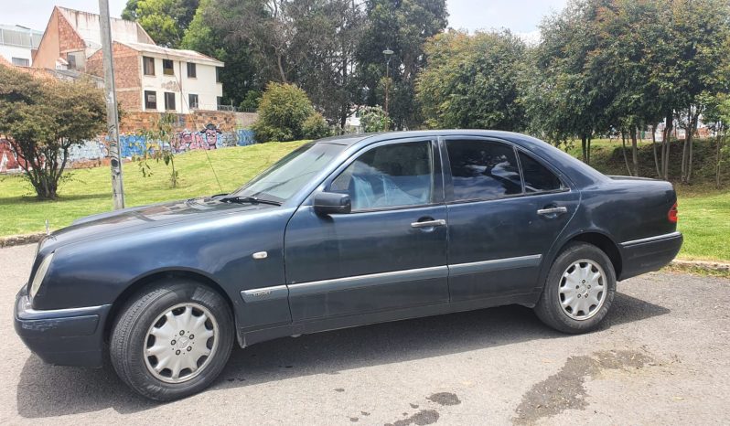 
								Mercedes-Benz Clase E Sedan Usado 270000 Automatica 1999 Gasolina full									